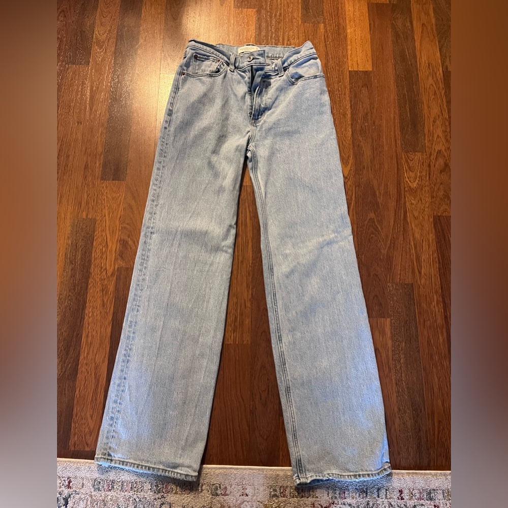 Abercrombie 90s Relaxed High Rise Jeans